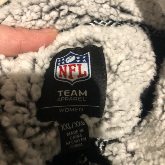 Brand New Women’s 1/4 Zip - Picture 3 of 4